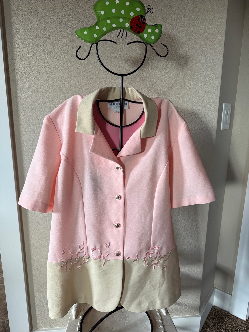 Blush Pink & Green Vintage Embroidered Short-Sleeve top. Size 12 T